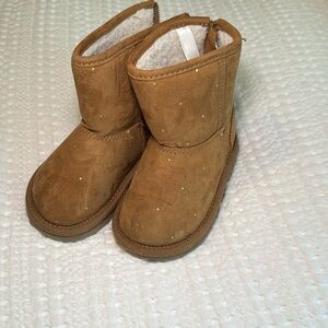 Toddler girls tan and gold polka dot shearling boot size 7